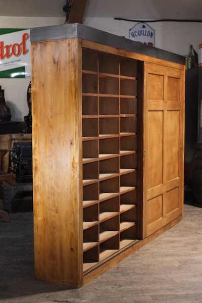 meuble de metier ancien classeur a portes coulissantes